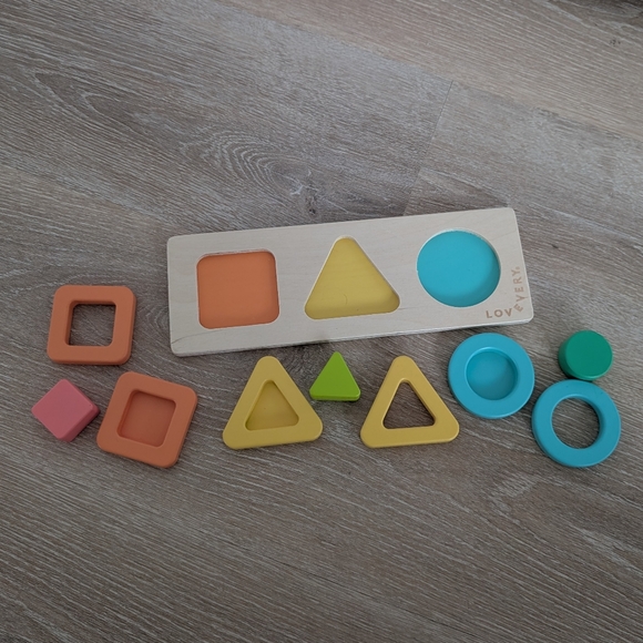 Lovevery Geo Shapes Puzzle - Picture 3 of 5